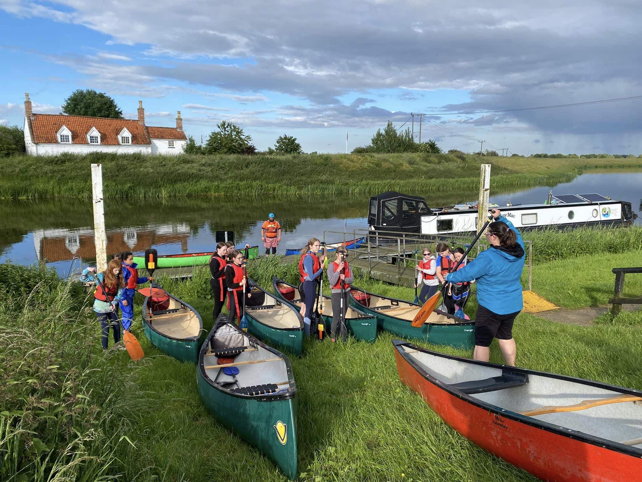 Guides Canoeing